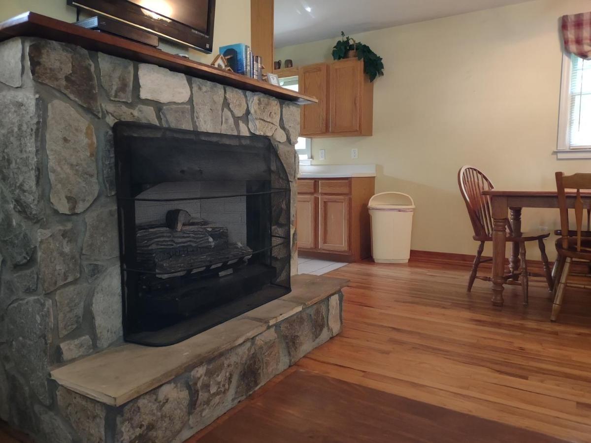 Cozy Creek Hotel
