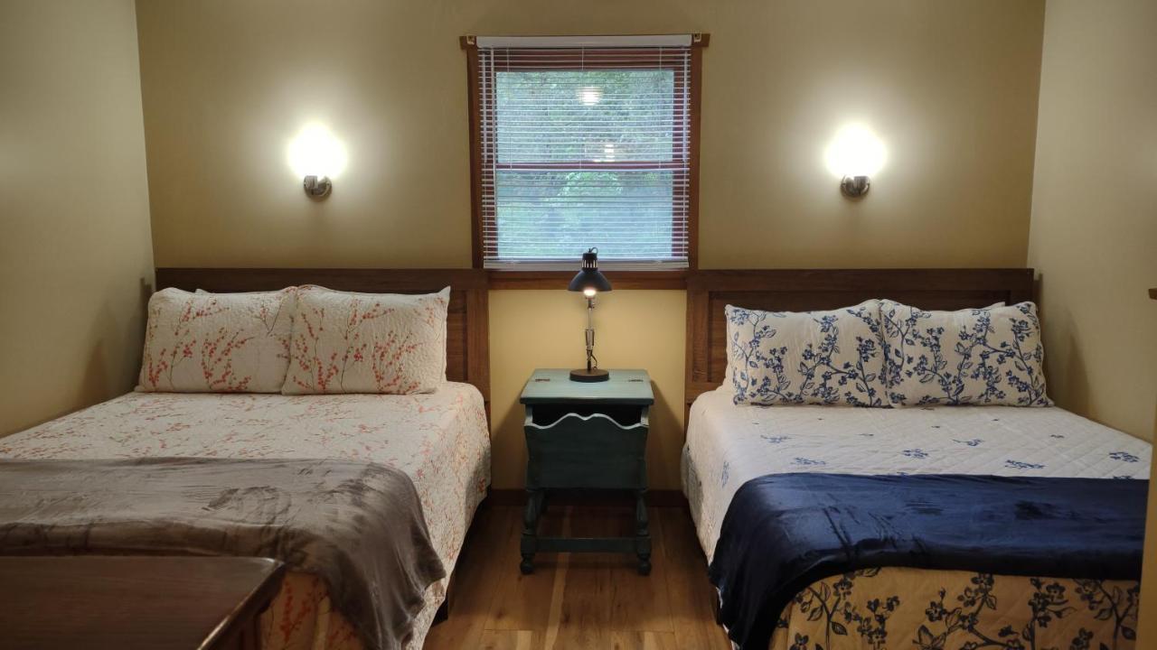 Hotel Cozy Creek 3*